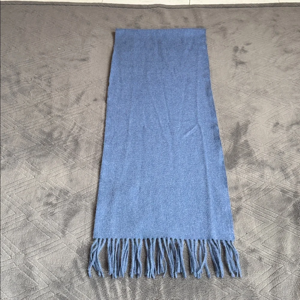 NWT Bloomingdale’s Cashmere Fringe Trim Scarf Mystical Blue Heather